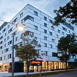 Hampton By Hilton Messe מלון