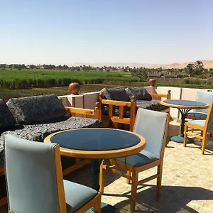 فندق نبو ممنون الأقصر